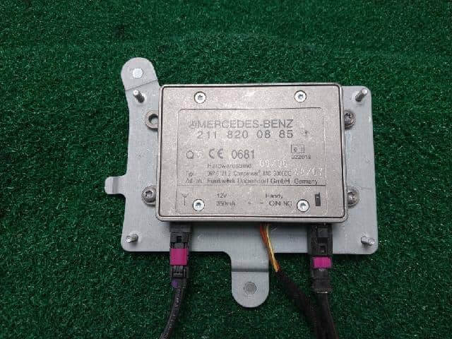 ABS Control Module MERCEDES-BENZ 2008 A 211 820 08 85 — photo 1