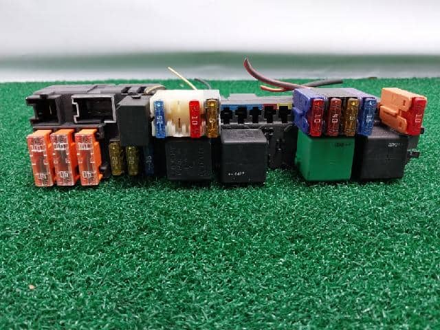 Fuse Box MERCEDES-BENZ S-Class 2005 A 000 540 56 50 — photo 2