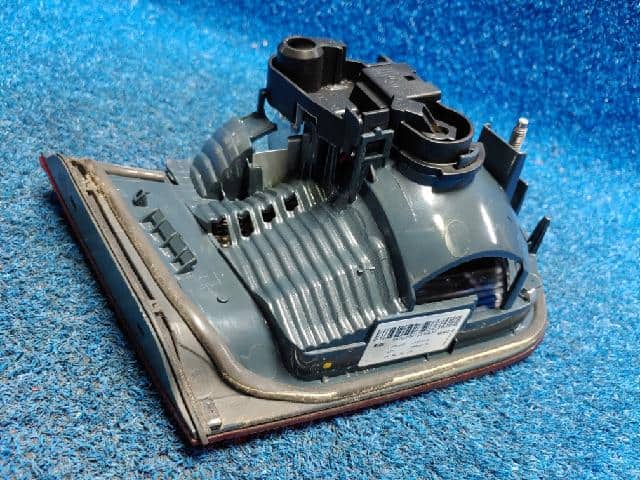 Right Tail Light BMW 3 Series 2013 7259916-10 — photo 5
