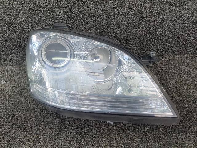 Right Headlight MERCEDES-BENZ ML-Class 2006 — photo 1
