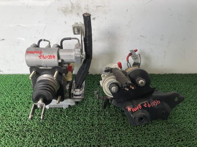 Brake Master Cylinder TOYOTA Prius Alpha 2012 DAA-ZVW41 — photo 1