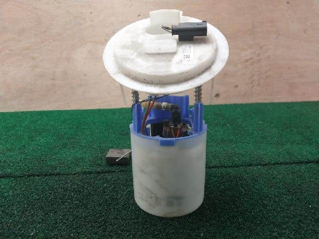 Other MERCEDES-BENZ 2010 A204 470 07 94 — photo 2