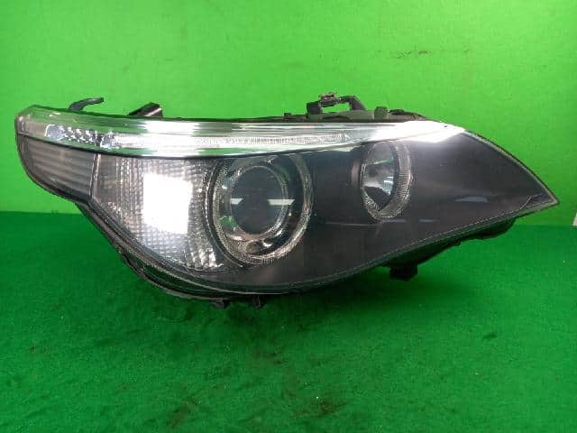 Right Headlight BMW 5 Series 2006 — photo 1