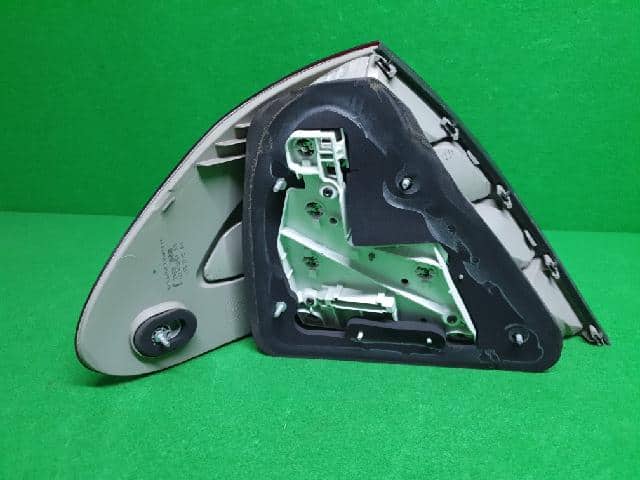 Right Tail Light MERCEDES-BENZ E-Class 2008 — photo 4