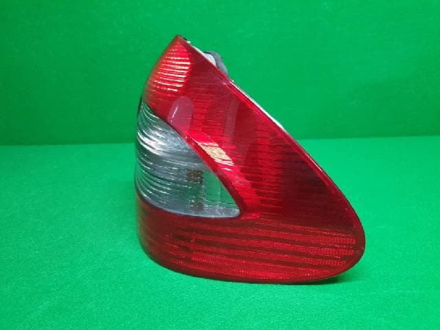 Right Tail Light MERCEDES-BENZ E-Class 2008 — photo 3