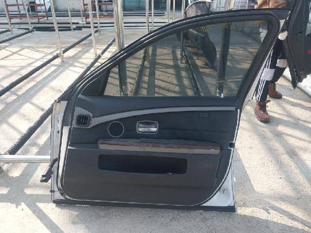 Front Right Door Panel BMW 2005 — photo 6