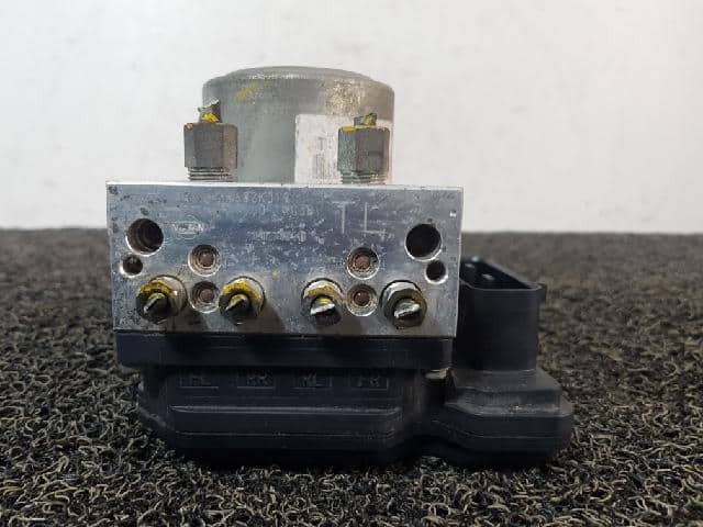 ABS Control Module NISSAN Qashqai 2014 476601KC3B — photo 1