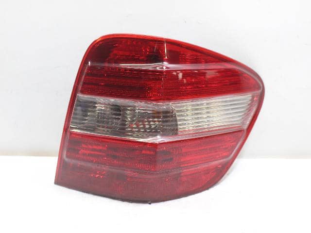Right Tail Light MERCEDES-BENZ ML-Class 2007 404102R — photo 1
