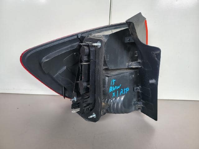 Right Tail Light BMW 2015 6321 2990110-09 — photo 3