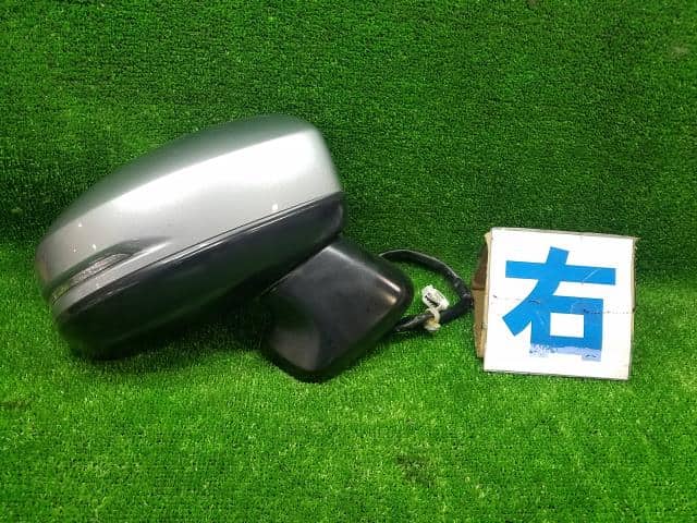 Right Side Mirror HONDA Fit 2015 DAA-GP5 — photo 1