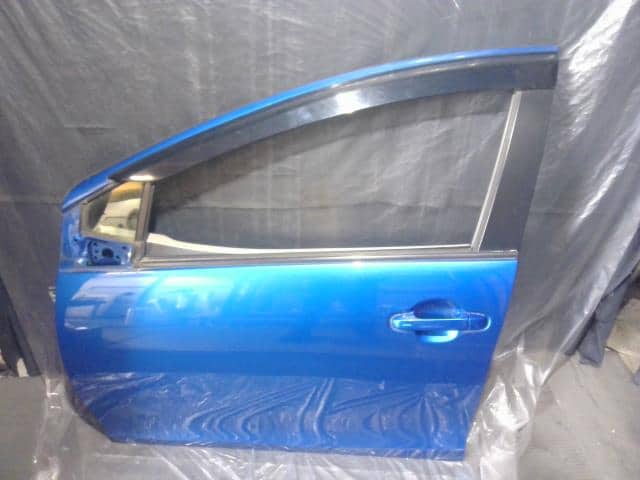 Front Left Door Assembly TOYOTA Aqua 2012 DAA-NHP10 — photo 1