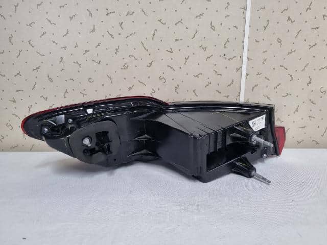 Right Tail Light BMW 2020 2SD012696-02 — photo 3