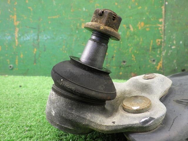 Front Left Lower Control Arm TOYOTA Wish 2010 DBA-ZGE25 — photo 3