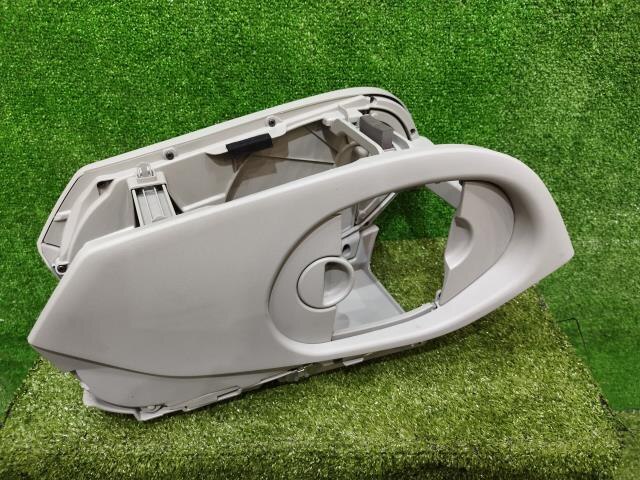 Interior Parts TOYOTA Prius 2010 DAA-ZVW30 — photo 2