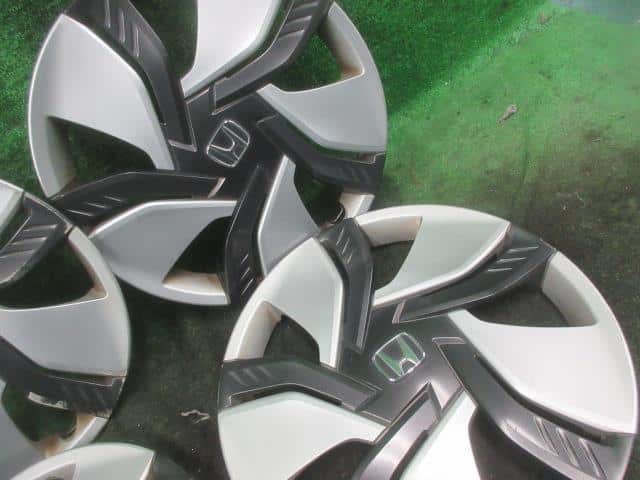Wheel Cover HONDA Fit 2014 DAA-GP5 — photo 3