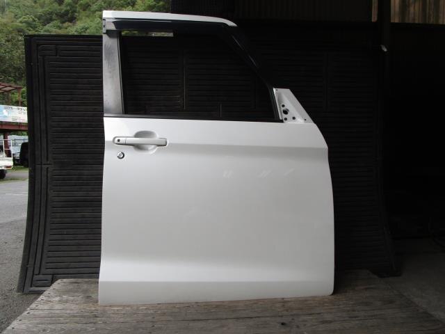 Front Right Door Assembly NISSAN Dayz roox 2016 DBA-B21A — photo 1