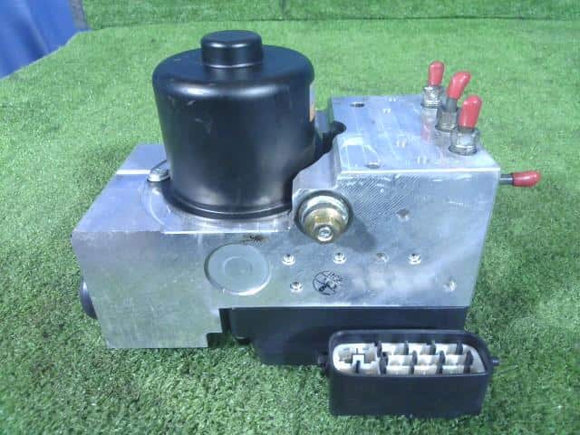 ABS Actuator HINO Dutro 2010 BKG-XZU548 4454037070 — photo 4
