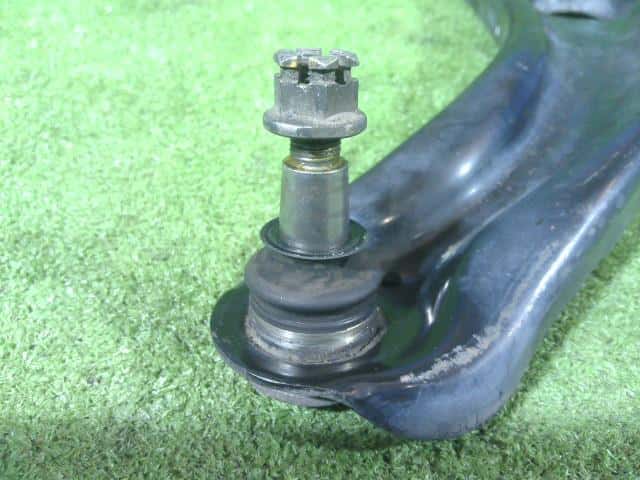 Front Right Lower Control Arm HONDA Fit 2014 DBA-GK3 — photo 3