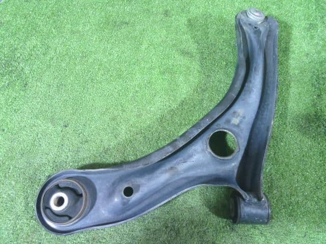 Front Right Lower Control Arm HONDA Fit 2014 DBA-GK3 — photo 4