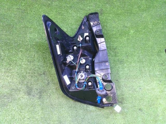 Right Tail Light NISSAN Note 2016 DAA-HE12 — photo 4