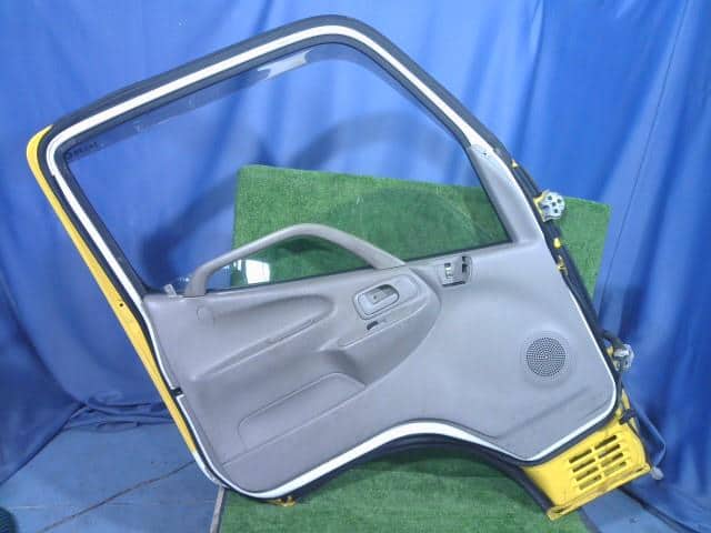 Front Left Door Assembly HINO Dutro 2010 BKG-XZU548 — photo 5