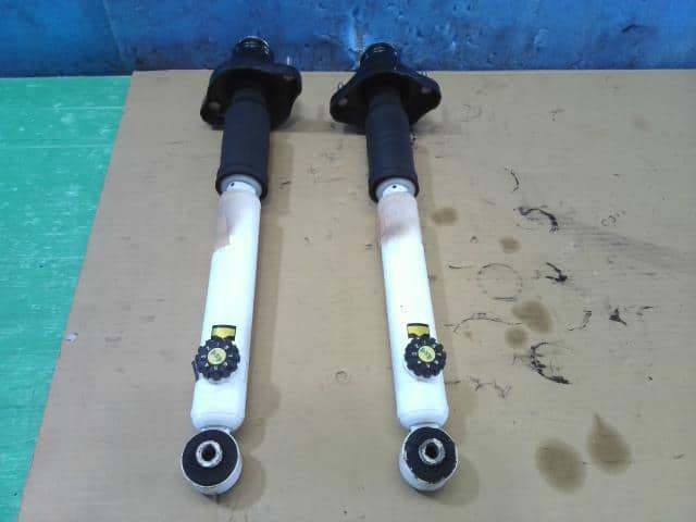 Strut & Shock Absorber Set MITSUBISHI Delica D5 2009 DBA-CV5W — photo 7