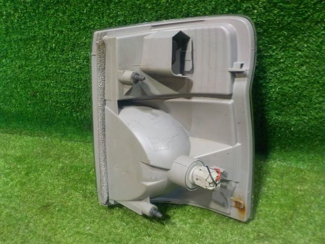 Right Side Marker Light NISSAN Caravan Van 2005 KR-VWME25 — photo 2