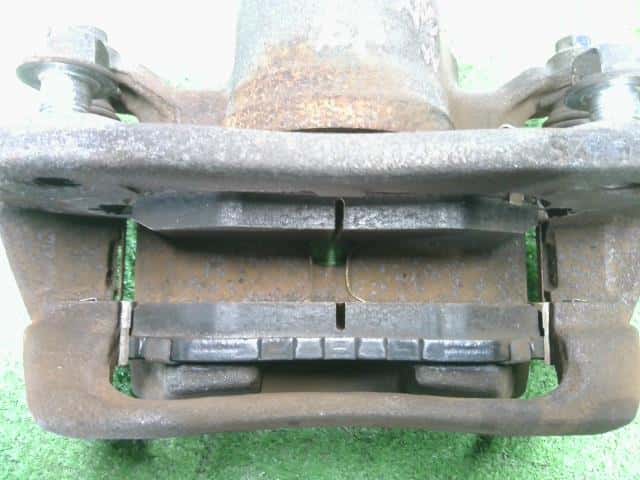 Front Right Caliper HONDA Step Wagon 2010 DBA-RK5 — photo 4
