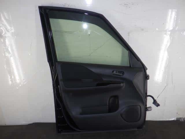 Front Left Door Assembly NISSAN Serena 2016 DAA-GC27 — photo 2