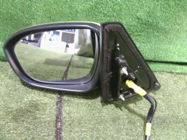 Left Side Mirror NISSAN Serena 2022 5BA-FC28 — photo 3