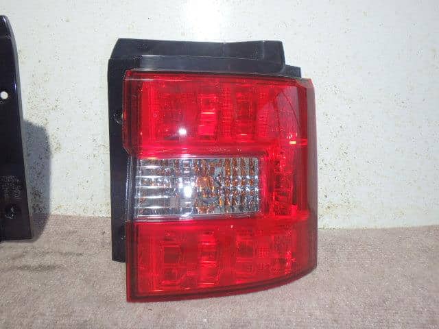 Right Tail Light MITSUBISHI Delica D5 2008 DBA-CV5W — photo 1