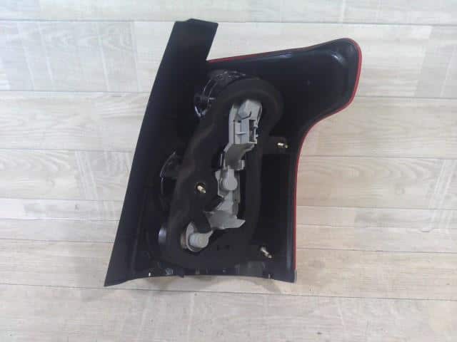 Left Tail Light TOYOTA Avensis 2006 CBA-AZT255W 8156105250 — photo 5