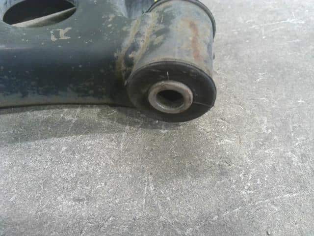 Front Right Lower Control Arm SUZUKI Wagon R 2012 DBA-MH34S 4520185K10 — photo 5