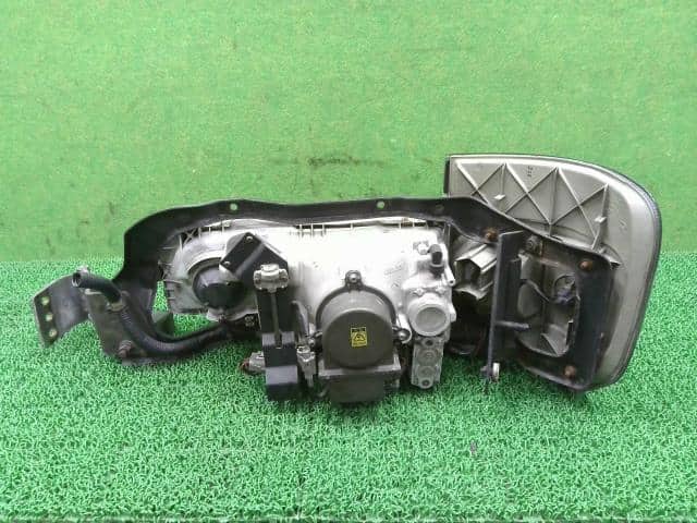 Right Headlight HINO Hino bus 2002 KC-RU1FSEA 811103580 — photo 2