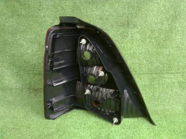 Right Tail Light HONDA Odyssey 2003 LA-RA6 — photo 2
