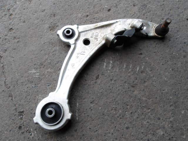 Front Right Lower Control Arm NISSAN Teana 2011 CBA-TNJ32 — photo 1