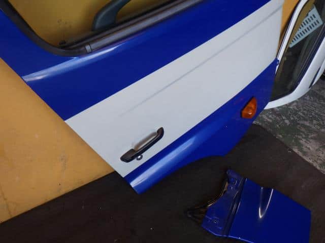 Front Right Door Assembly HINO Hino largesize car 2010 BKG-FW1EXYG 67001E0050 — photo 3
