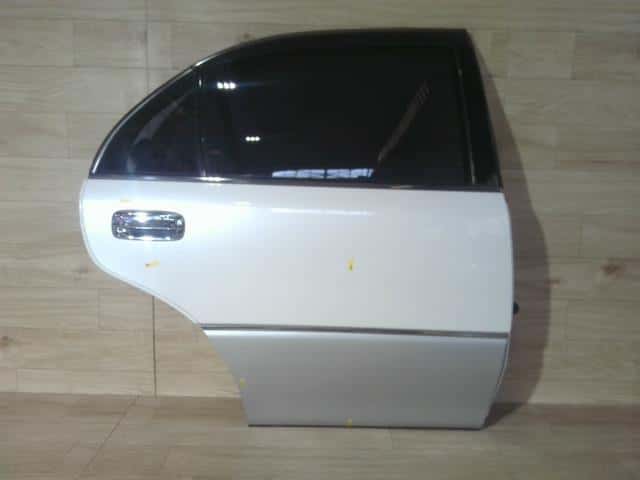 Rear Right Door Assembly TOYOTA Crown Majesta 1999 GH-JZS177 6700330570 — photo 1