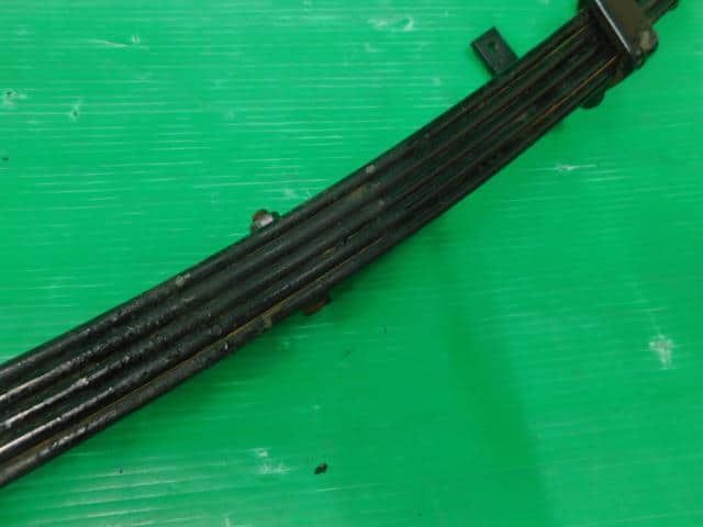 Rear Right Leaf Spring Assembly MITSUBISHI Minicab 1994 V-U42 — photo 4