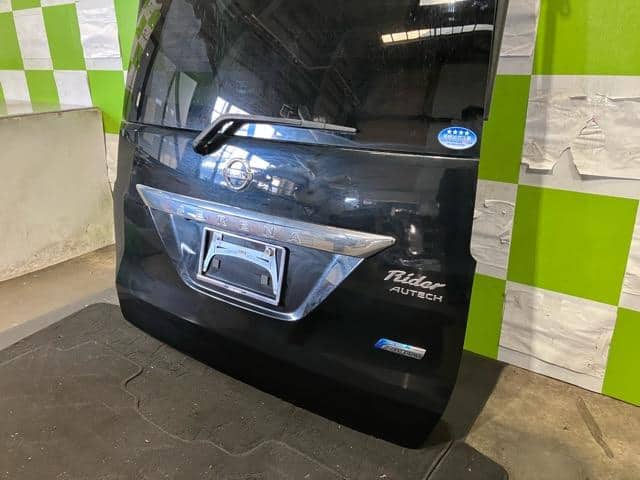 Back Door Assembly NISSAN Serena 2012 DAA-HC26 — photo 2