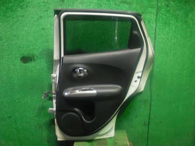 Rear Right Door Assembly NISSAN JUKE 2011 DBA-YF15 — photo 2