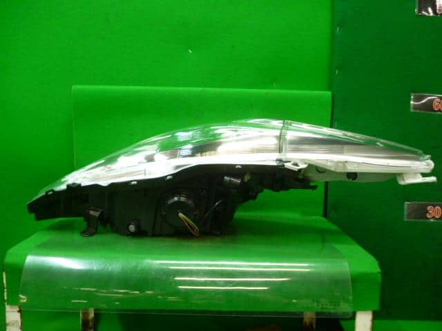 Right Headlight NISSAN Leaf_ 2015 ZAA-AZE0 — photo 6