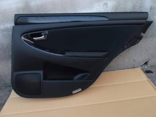 Rear Right Door Trim TOYOTA Crown 2007 DBA-GRS180 — photo 1