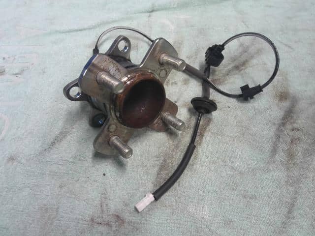 Rear Wheel Hub HONDA N BOX 2019 6BA-JF3 — photo 1