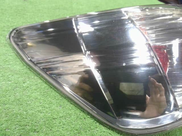 Left Tail Light TOYOTA Caldina 2005 CBA-ZZT241 — photo 3