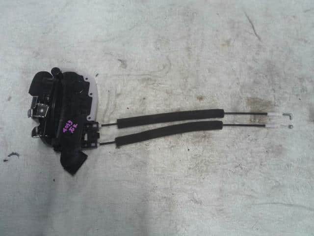 Rear Right Door Lock Actuator NISSAN Cube 2012 DBA-Z12 — photo 2