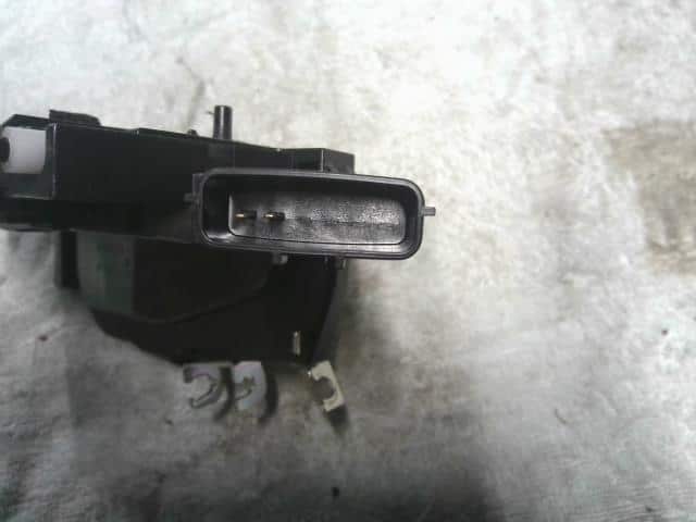 Rear Right Door Lock Actuator NISSAN Cube 2012 DBA-Z12 — photo 5
