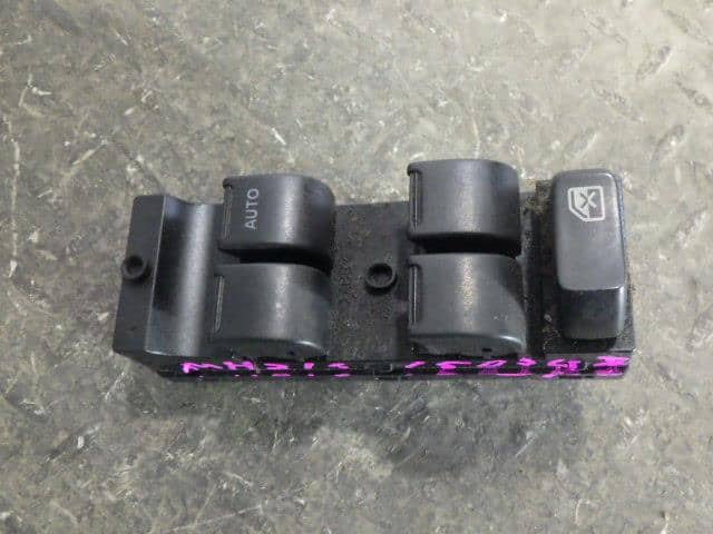 Power Window Switch SUZUKI Wagon R 2004 CBA-MH21S 3799058J01 — photo 1
