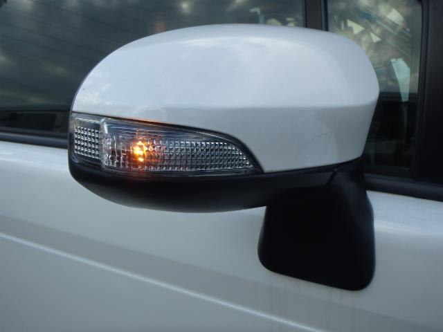 Right Side Mirror TOYOTA Spade 2012 DBA-NCP141 — photo 1