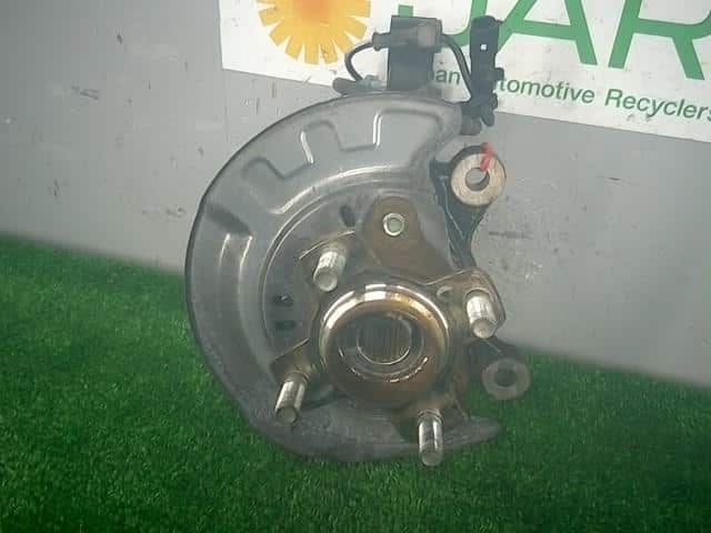 Front Right Knuckle Hub Assembly SUZUKI Solio 2016 DBA-MA26S 4511181P00 — photo 1